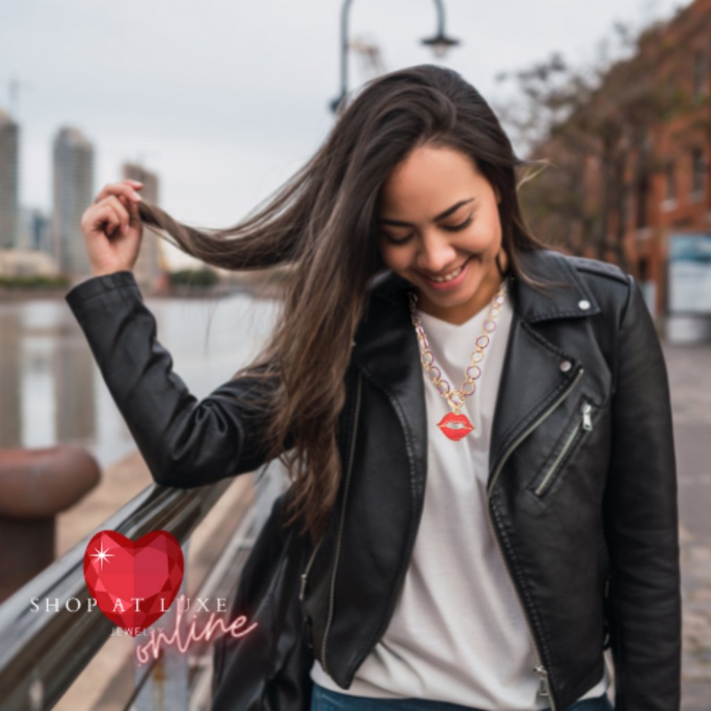 Hot Lips Discreet Day Choker Necklace